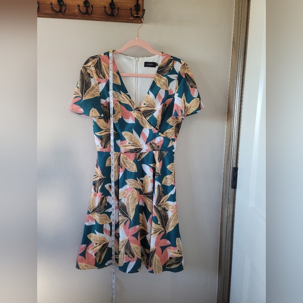 Liza Luxe Tropical Flutter Sleeve Dress - Picture 5 of 11